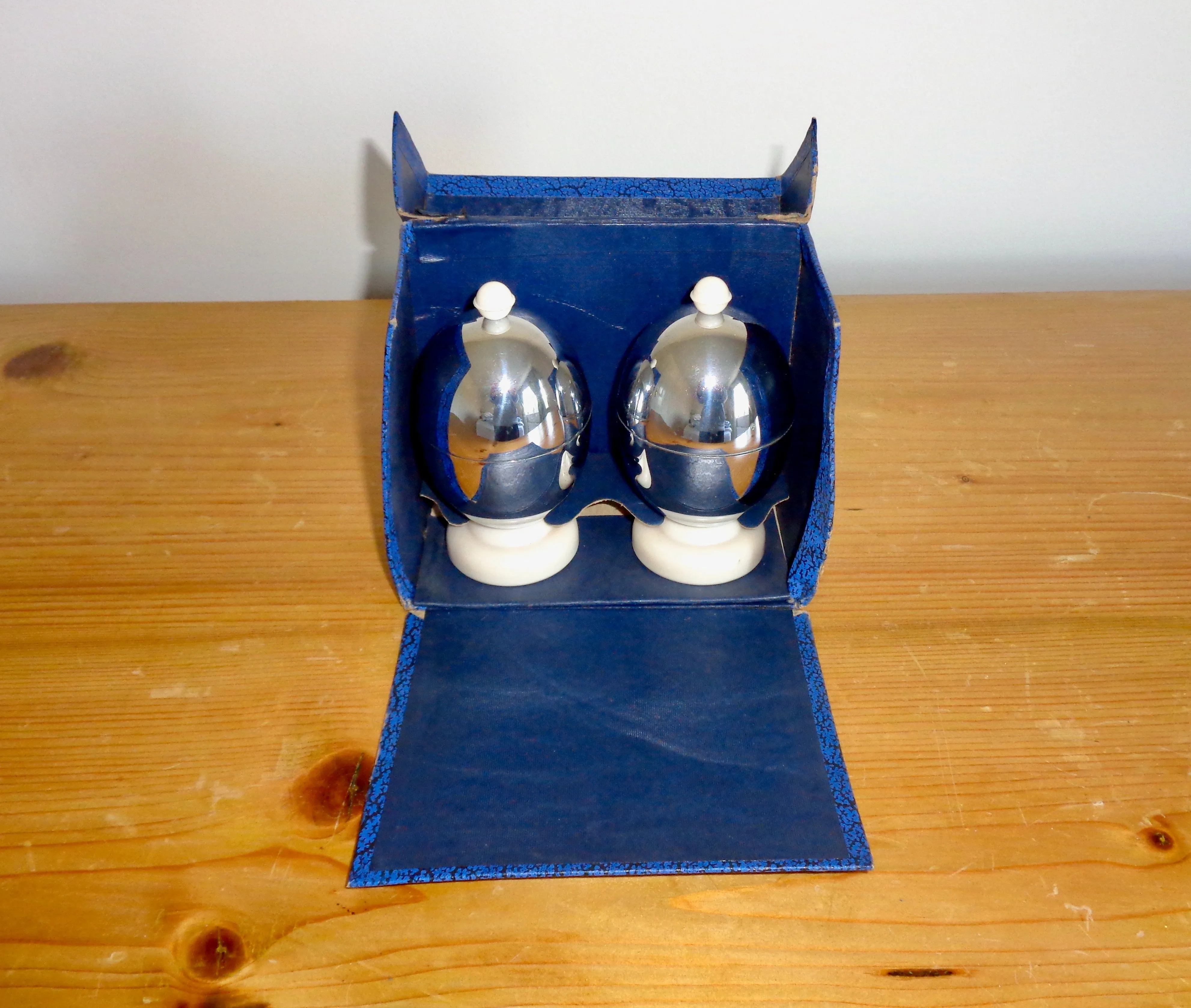 1940s Vintage Kosy Kraft Insulated Egg Cups Boxed Pair