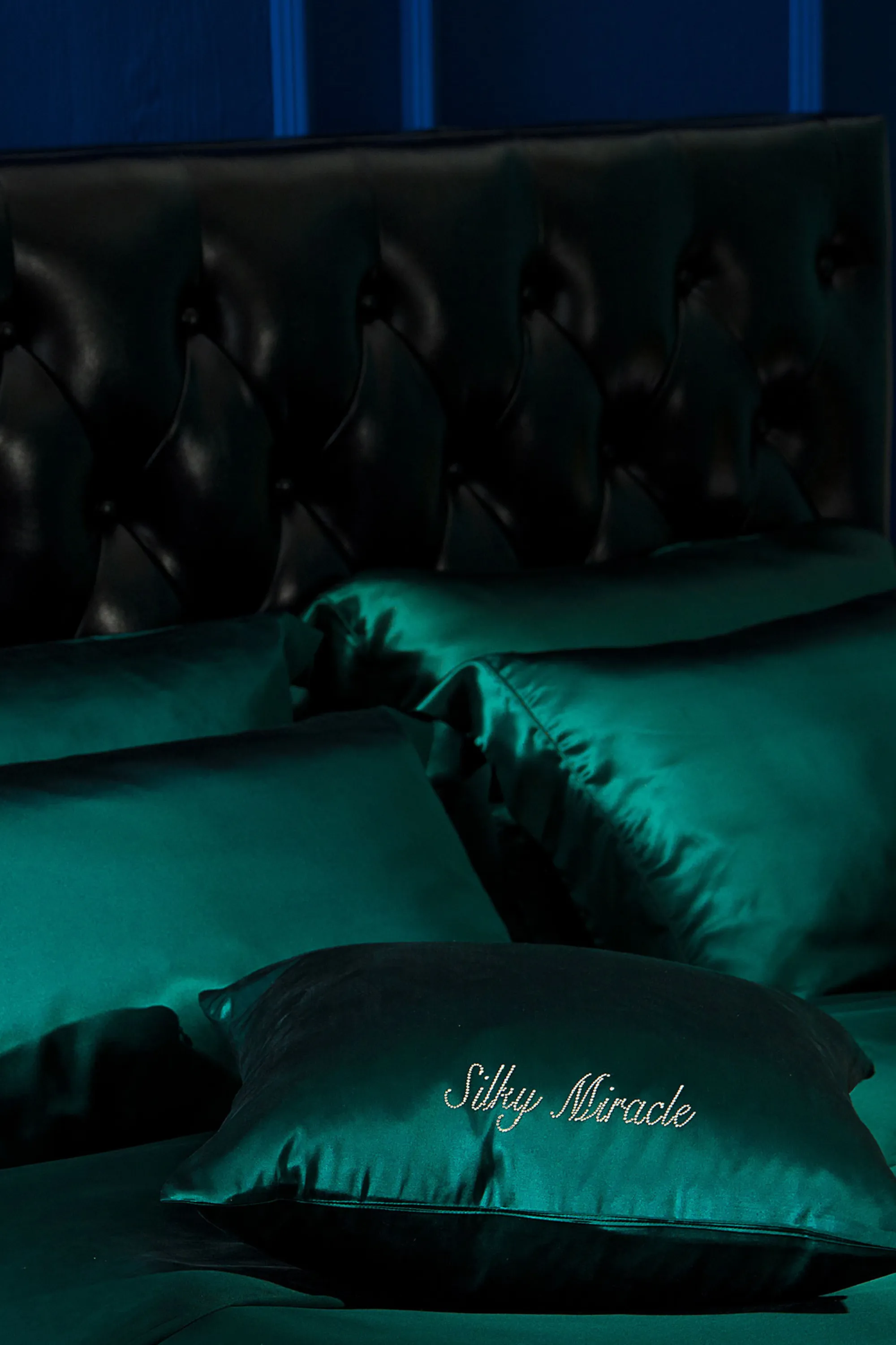 Emerald Green Silk Bed Set